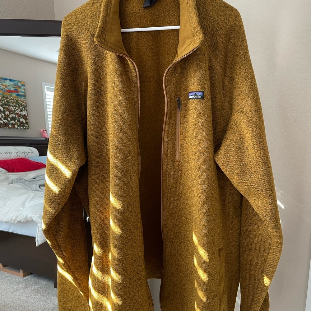 Patagonia  100% polyester jacket